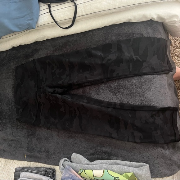 Lulu lemon 21’ crop leggings mid rise - Picture 2 of 2